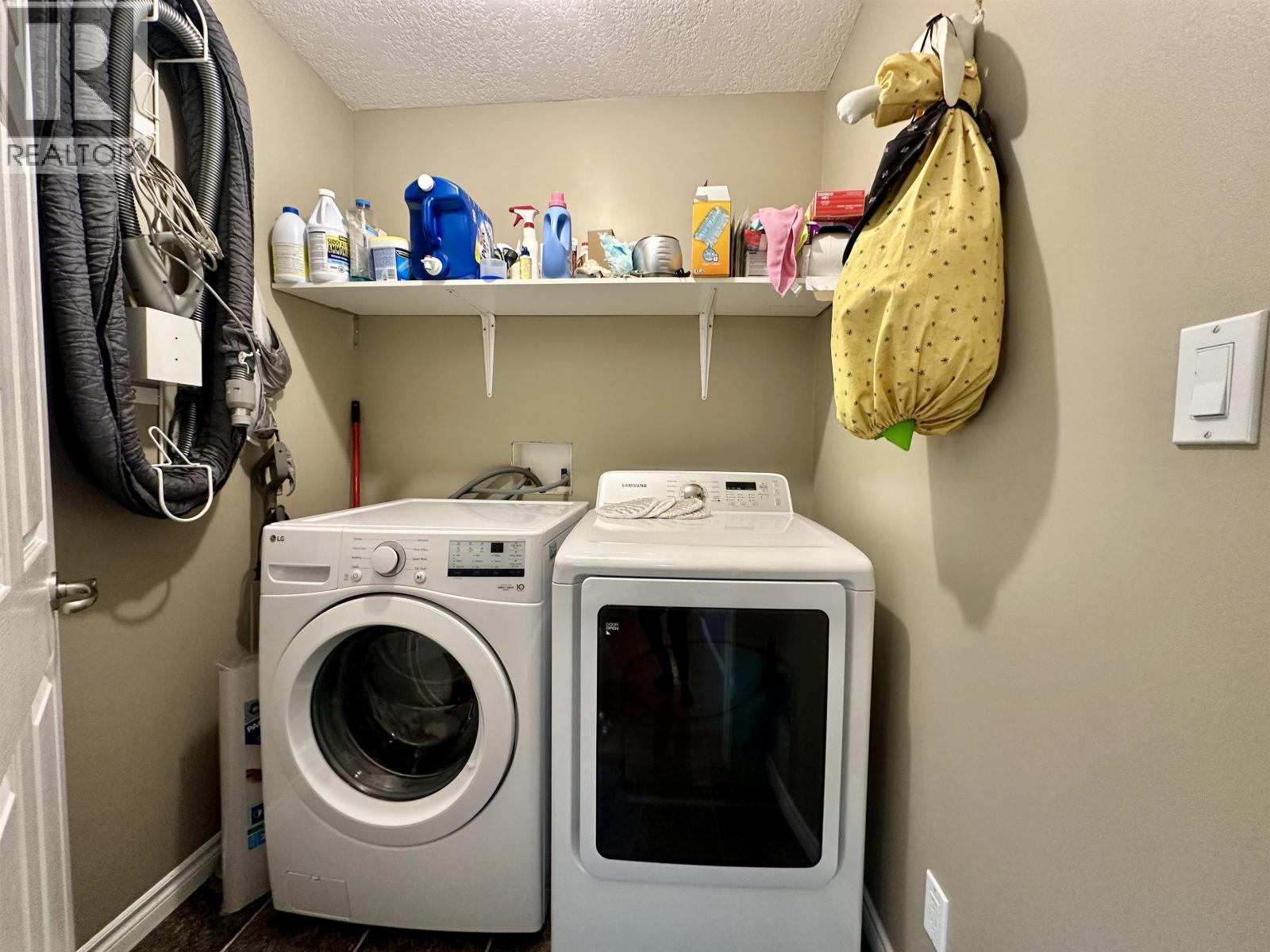 3485 HARGREAVES AVENUE, Vanderhoof