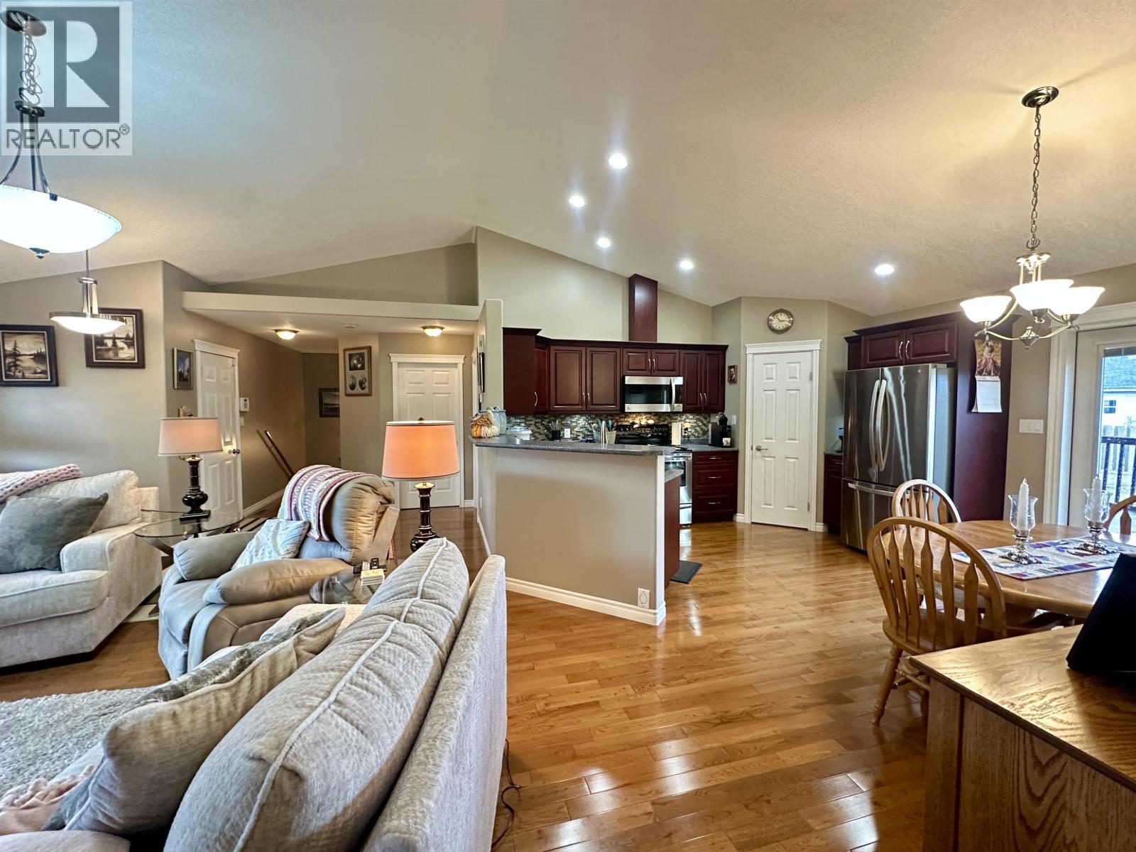 3485 HARGREAVES AVENUE, Vanderhoof