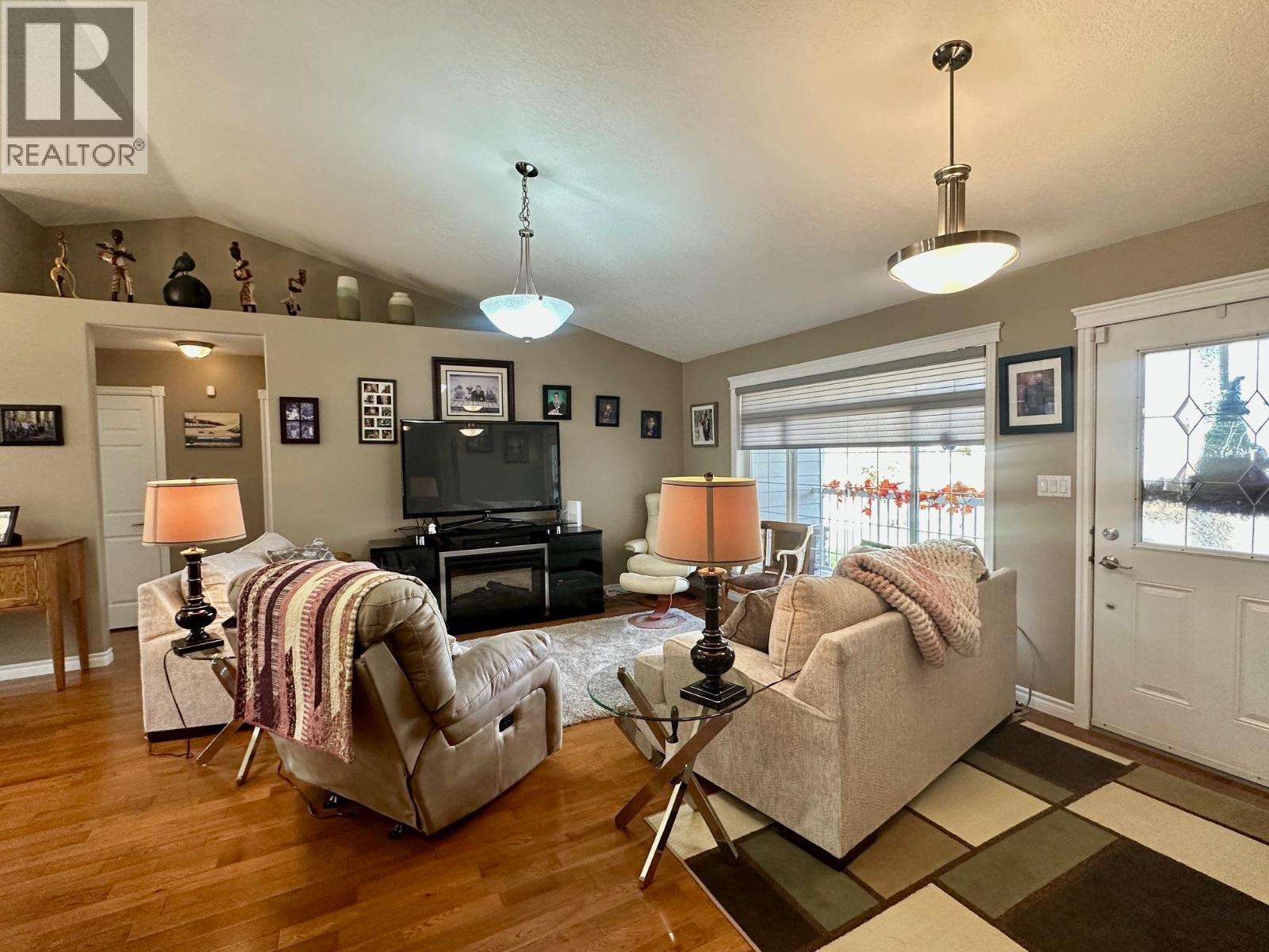 3485 HARGREAVES AVENUE, Vanderhoof