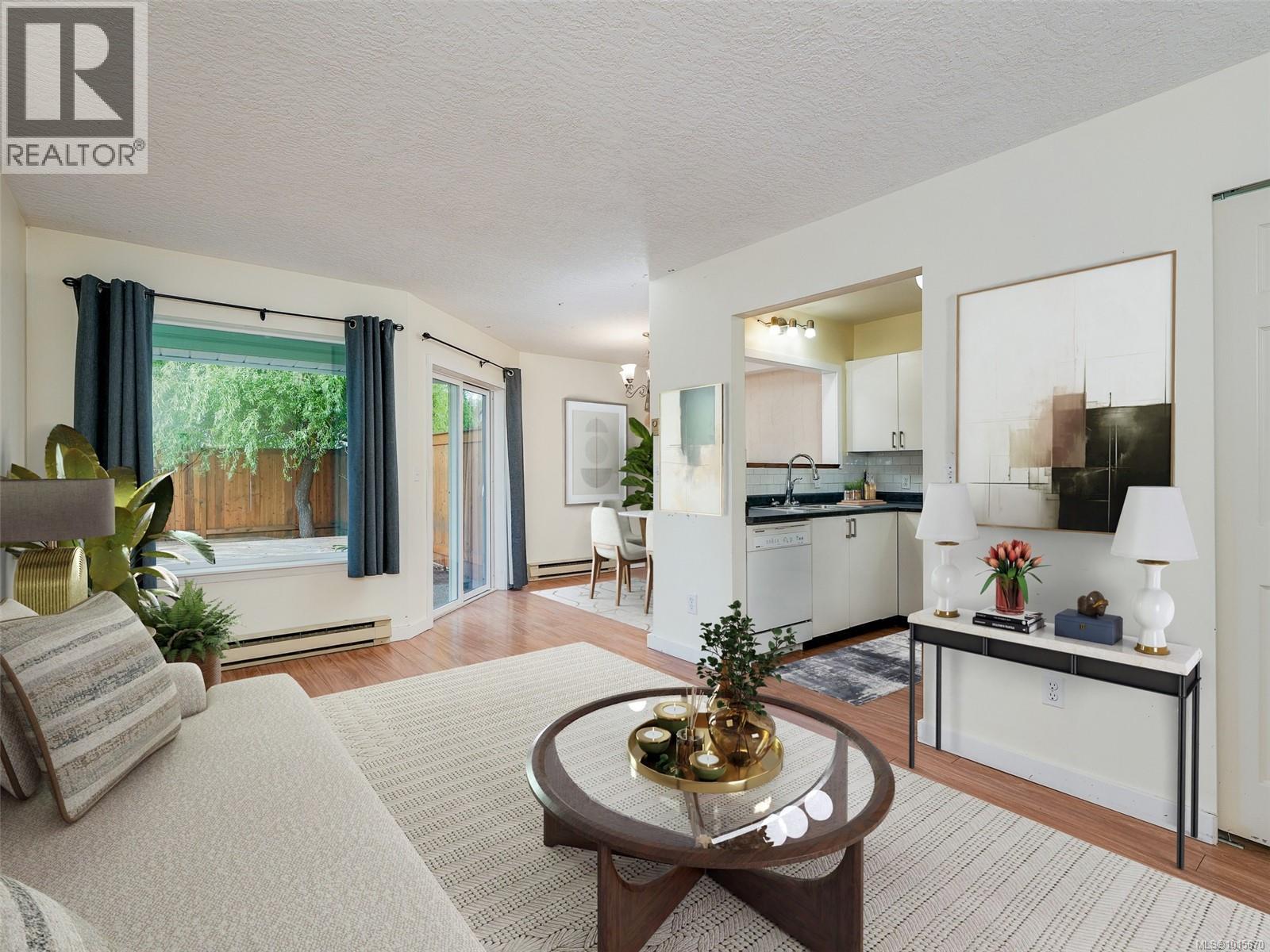 6 1441 Hillside Avenue, Victoria