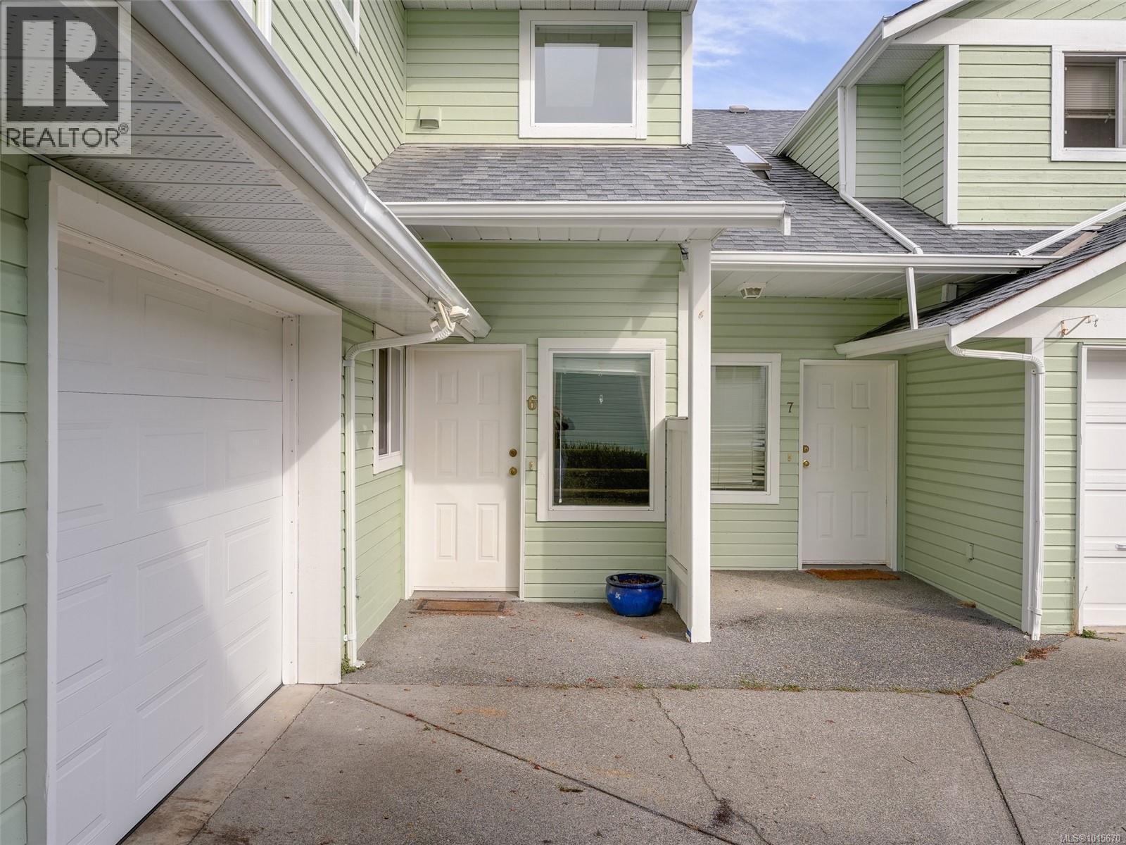 6 1441 Hillside Avenue, Victoria