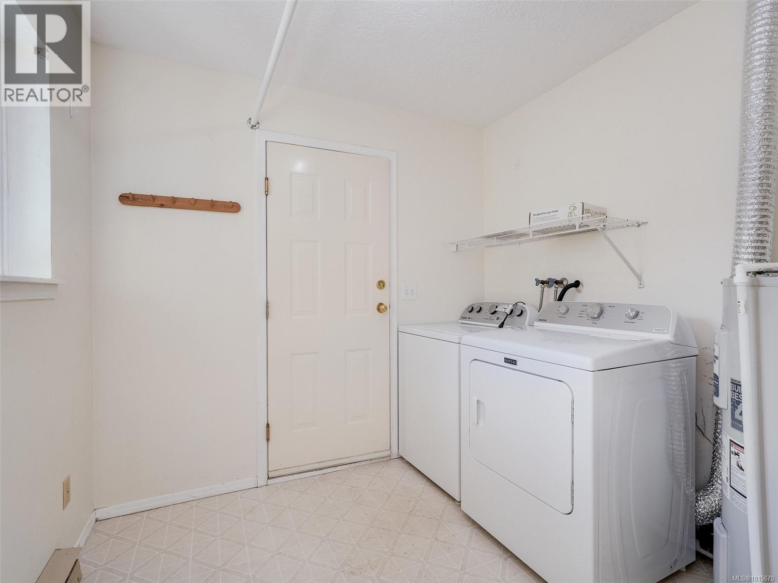6 1441 Hillside Avenue, Victoria