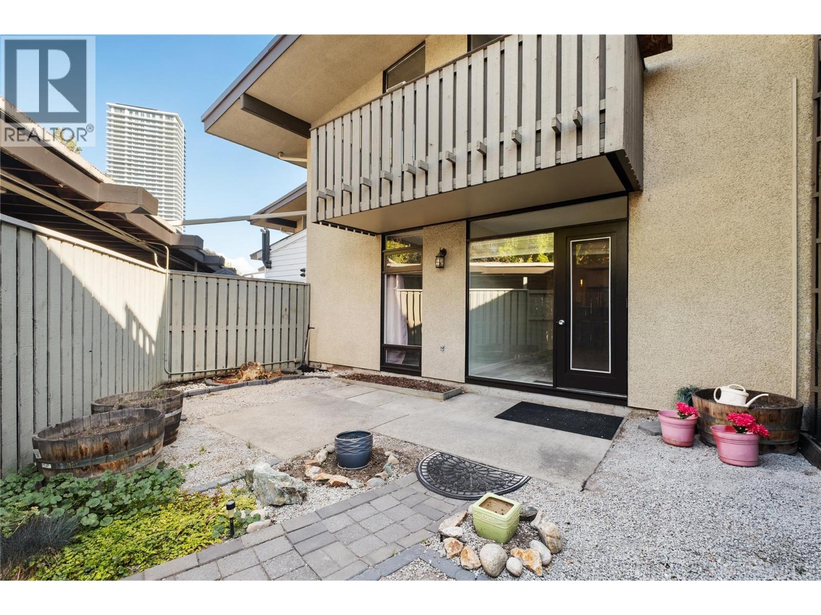 #14 353 Boyce Crescent - 1