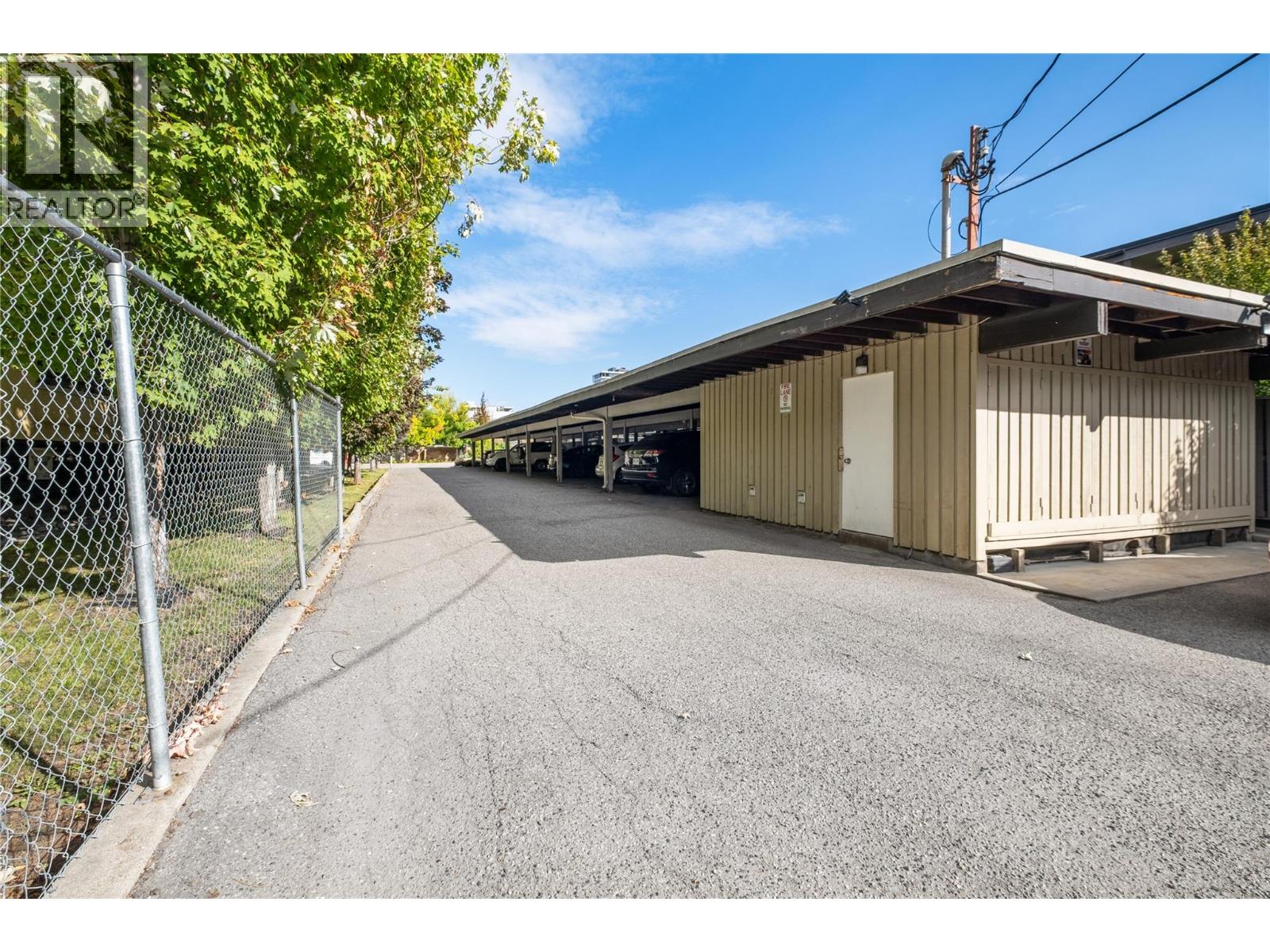 #14 353 Boyce Crescent - 18