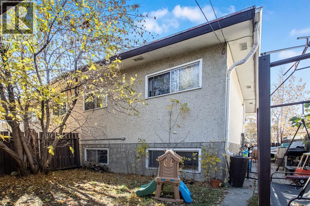 Multi-family House Bi-level for Sale in  &  Dalton Bay NW Dalhousie Calgary 