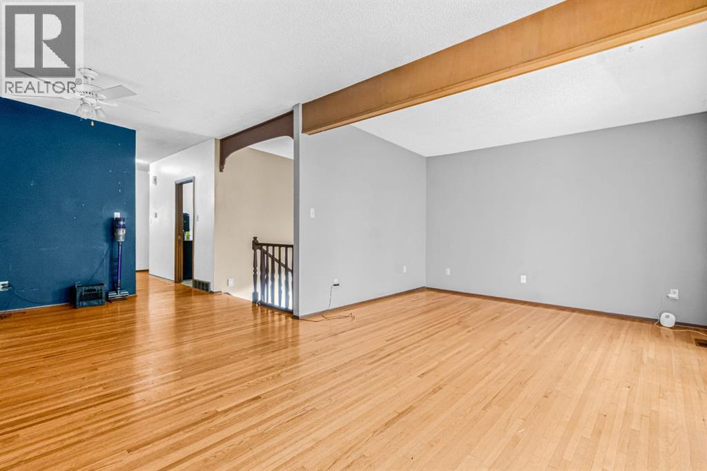 Multi-family House Bi-level for Sale in  &  Dalton Bay NW Dalhousie Calgary 