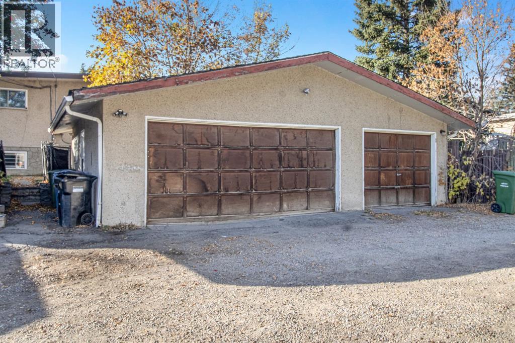 Multi-family House Bi-level for Sale in  &  Dalton Bay NW Dalhousie Calgary 