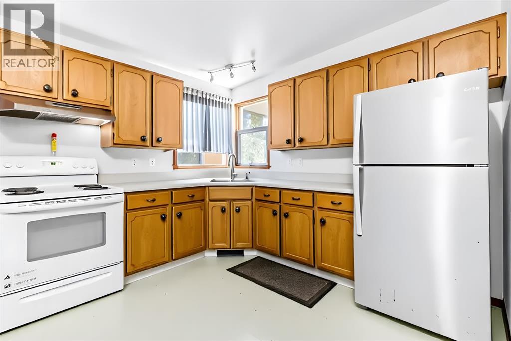 Multi-family House Bi-level for Sale in  &  Dalton Bay NW Dalhousie Calgary 
