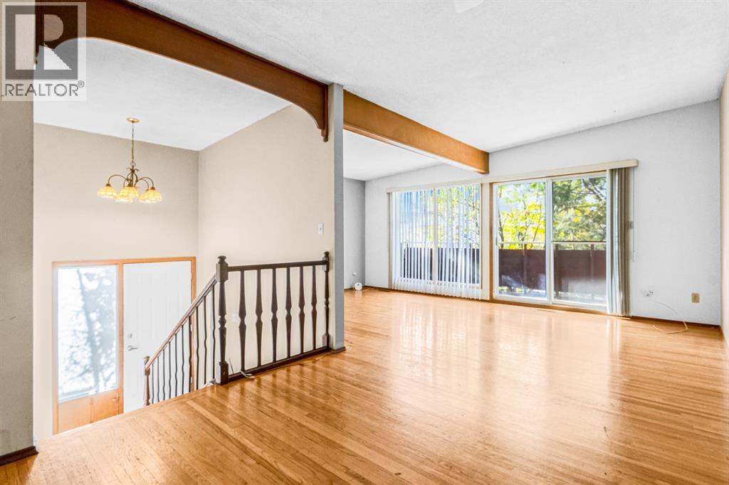 Multi-family House Bi-level for Sale in  &  Dalton Bay NW Dalhousie Calgary 