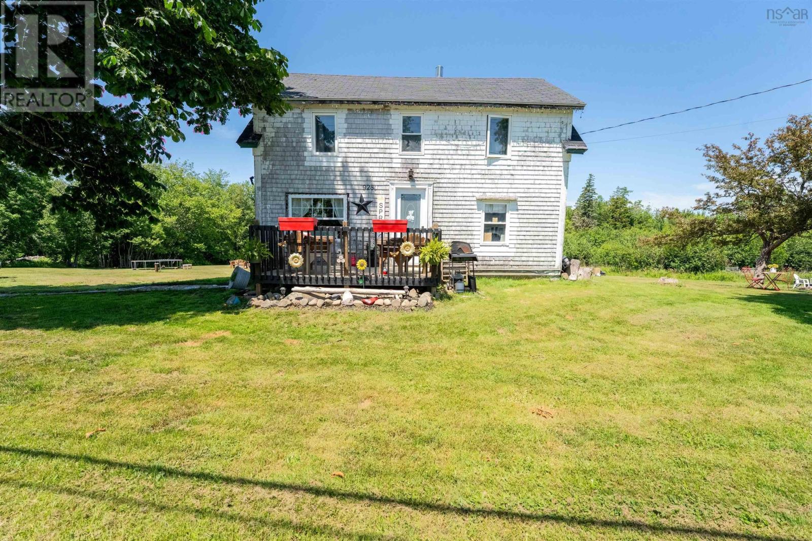 Property 10 of 30 of 101 9281 Highway 101