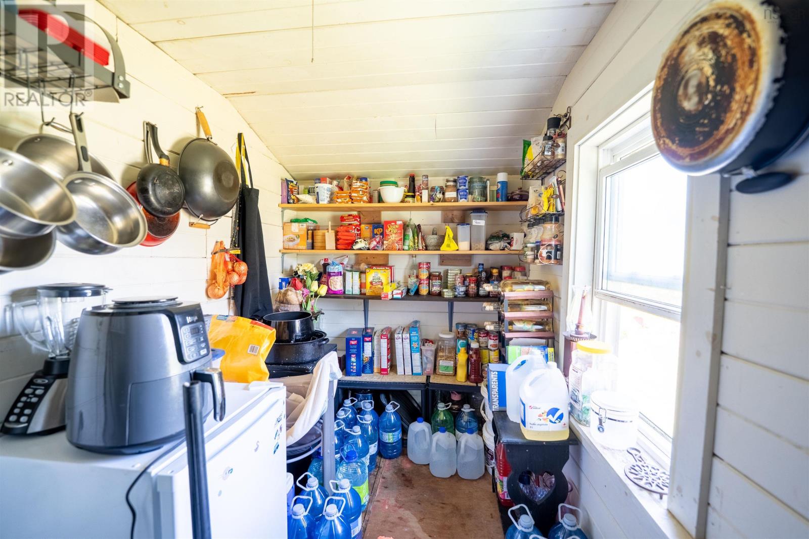 Property 19 of 30 of 101 9281 Highway 101