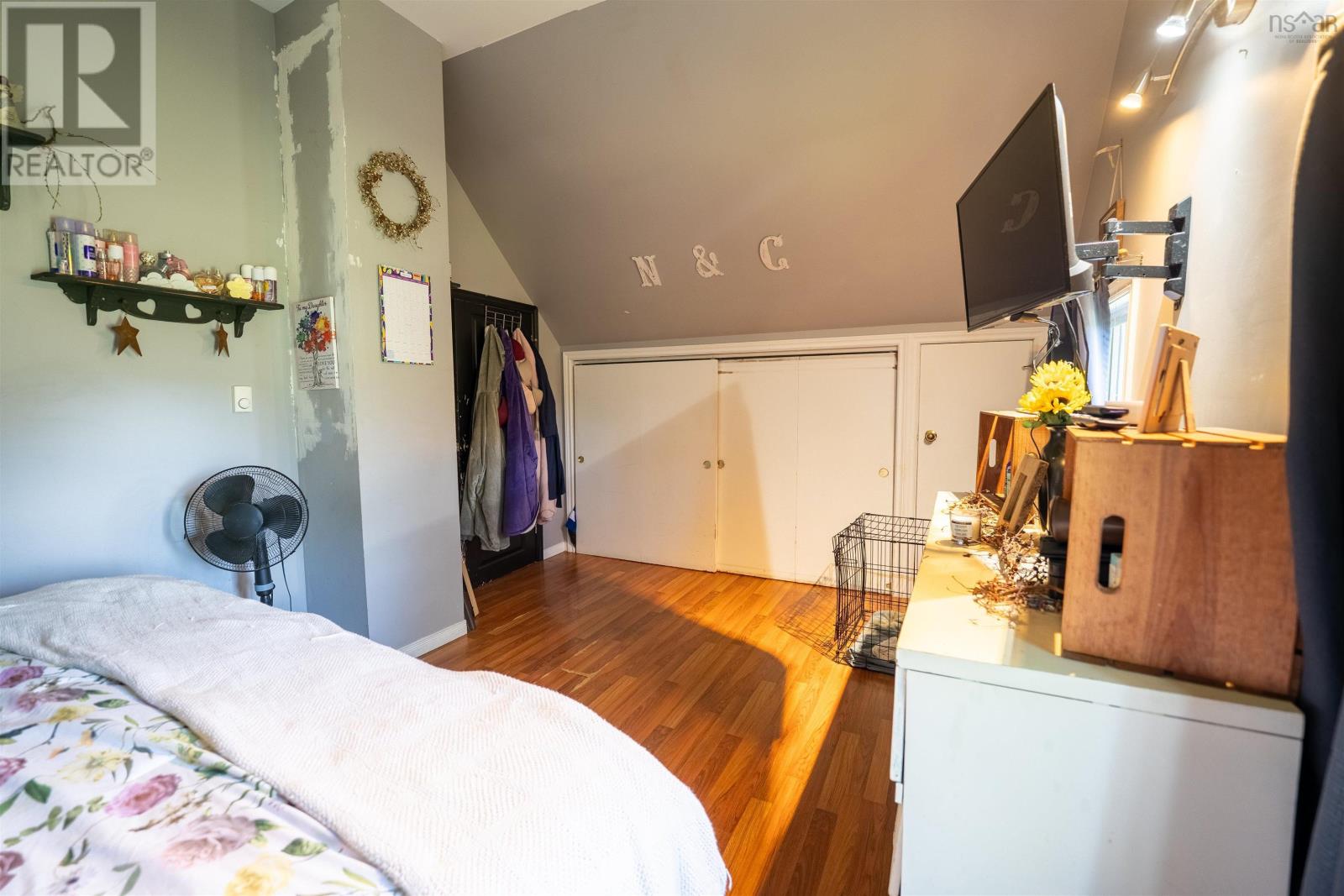 Property 28 of 30 of 101 9281 Highway 101