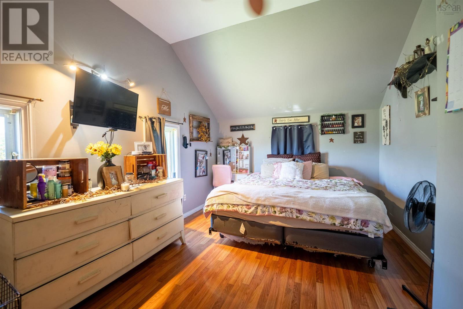 Property 25 of 30 of 101 9281 Highway 101