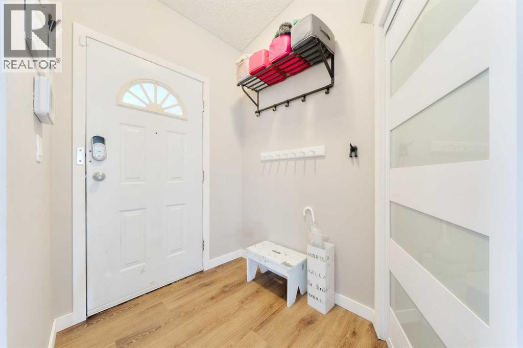 Single Family House 4 Level for Sale in  Macewan Meadow Way NW MacEwan Glen Calgary 