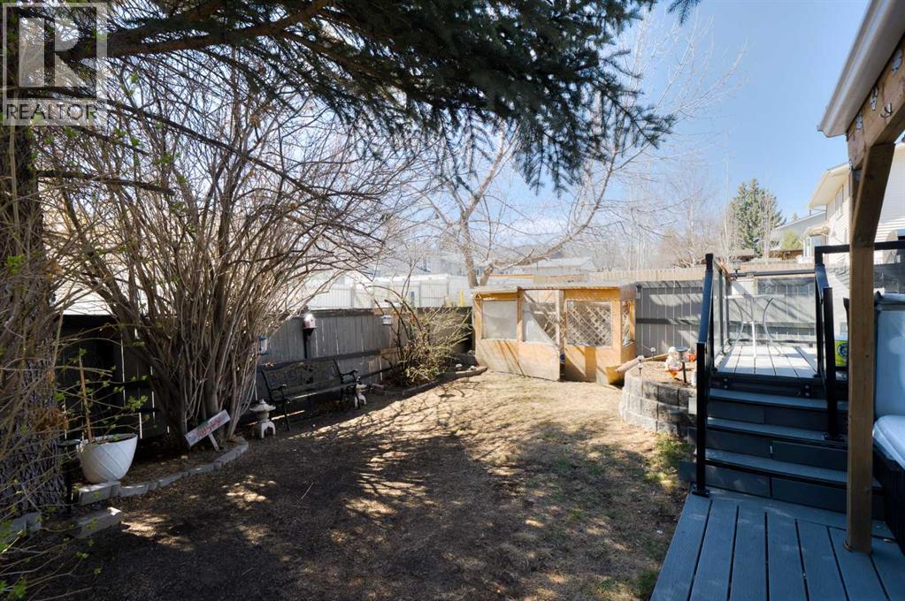 Single Family House 4 Level for Sale in  Macewan Meadow Way NW MacEwan Glen Calgary 