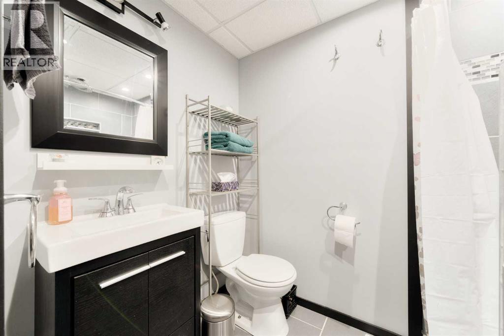 Single Family House 4 Level for Sale in  Macewan Meadow Way NW MacEwan Glen Calgary 