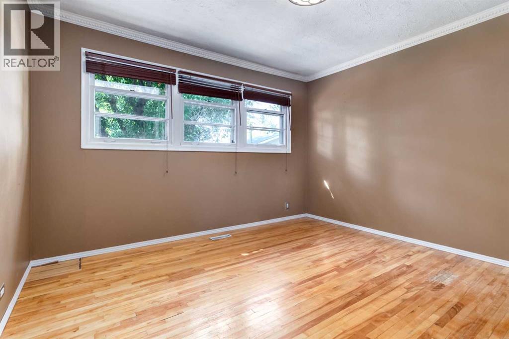 Single Family House Bungalow for Sale in  Bow Crescent NW Bowness Calgary 