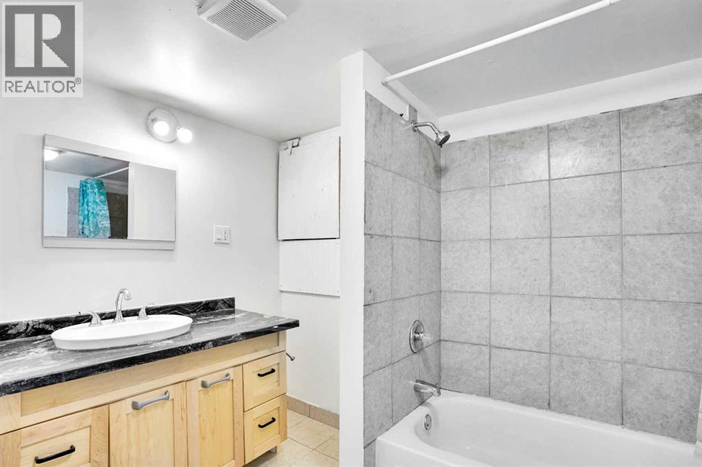 Single Family House for Sale in  Falmead Bay NE Falconridge Calgary 