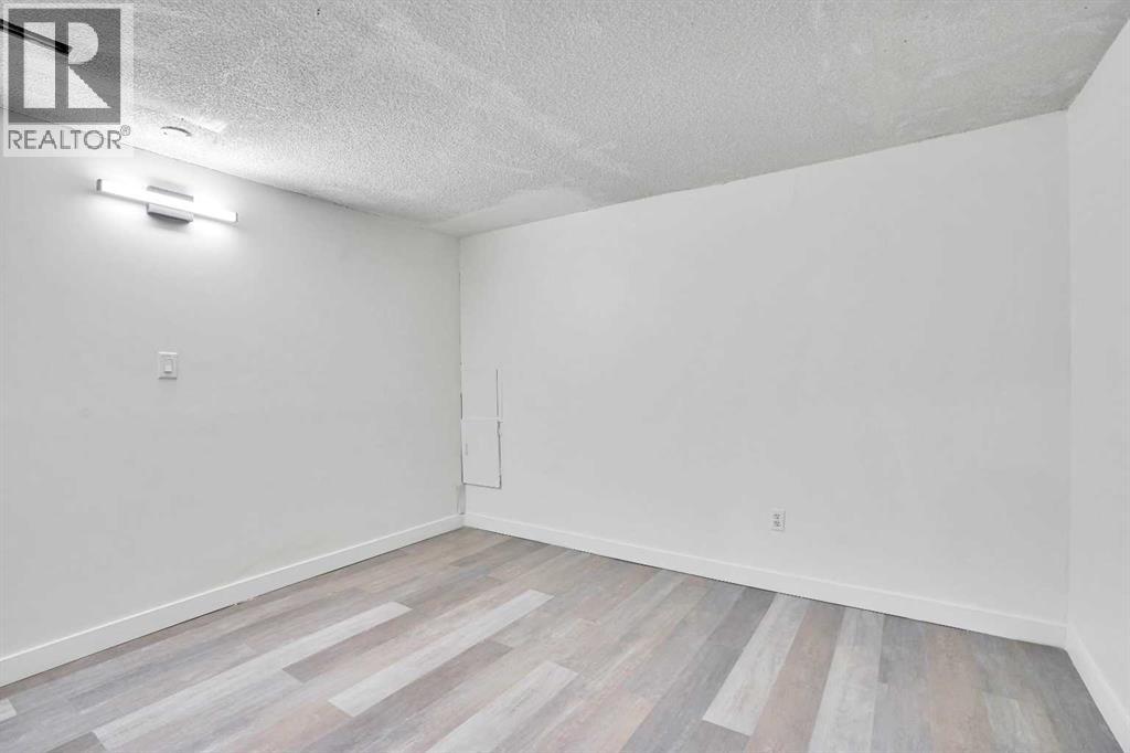 Single Family House for Sale in  Falmead Bay NE Falconridge Calgary 