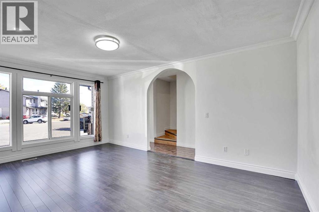 Single Family House for Sale in  Falmead Bay NE Falconridge Calgary 