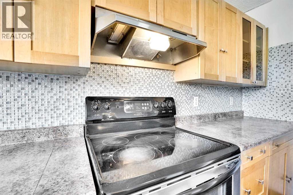 Single Family House for Sale in  Falmead Bay NE Falconridge Calgary 