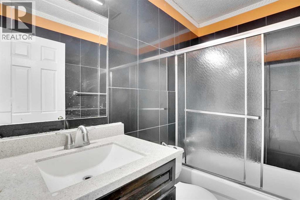 Single Family House for Sale in  Falmead Bay NE Falconridge Calgary 