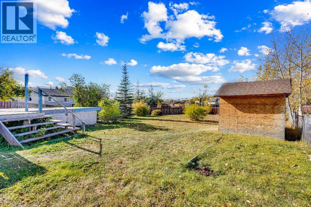 Single Family House for Sale in  Falmead Bay NE Falconridge Calgary 