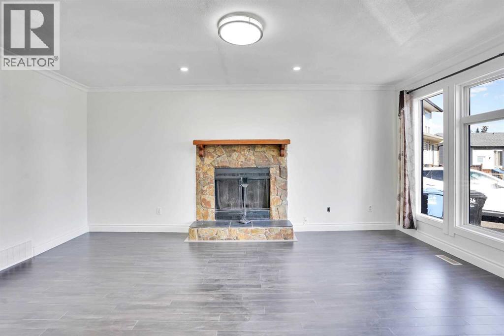 Single Family House for Sale in  Falmead Bay NE Falconridge Calgary 