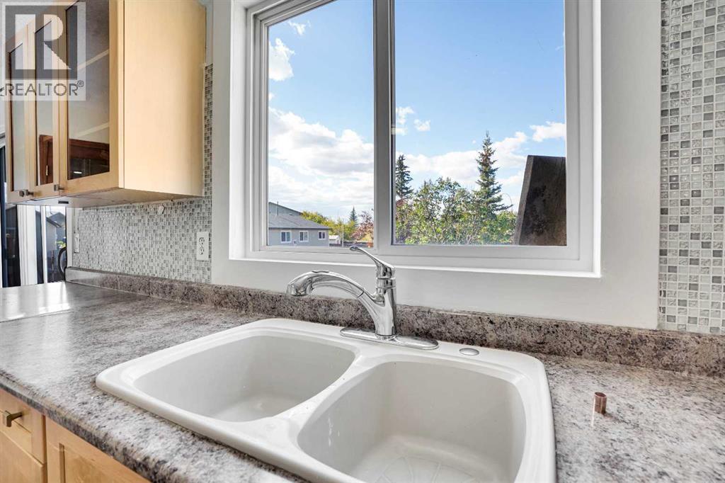 Single Family House for Sale in  Falmead Bay NE Falconridge Calgary 