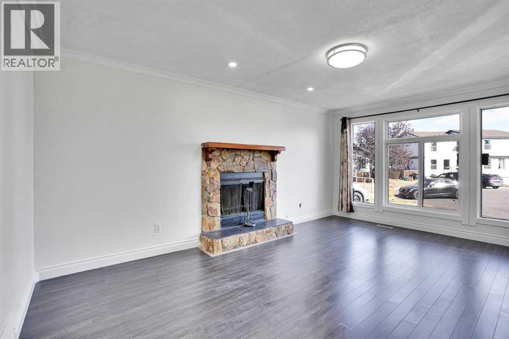 Single Family House for Sale in  Falmead Bay NE Falconridge Calgary 