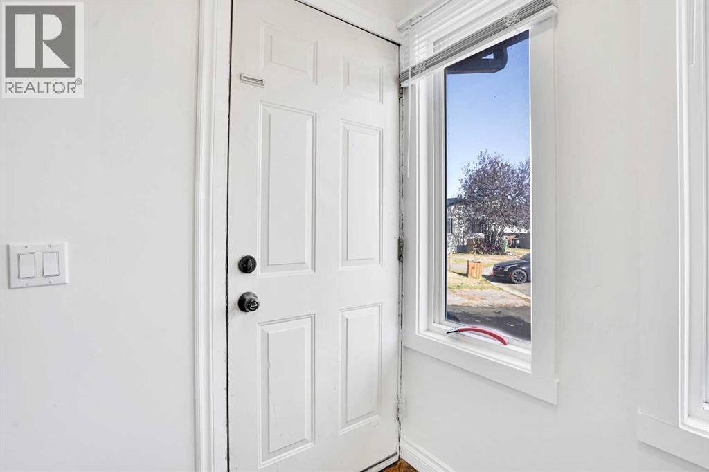 Single Family House for Sale in  Falmead Bay NE Falconridge Calgary 