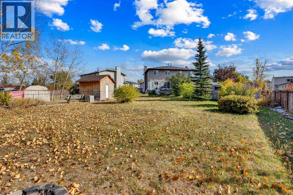 Single Family House for Sale in  Falmead Bay NE Falconridge Calgary 