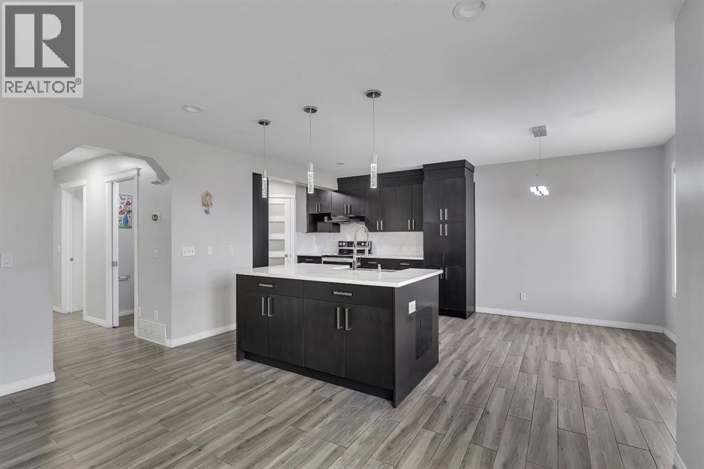 Single Family House for Sale in  Saddlebrook Way NE Saddle Ridge Calgary 
