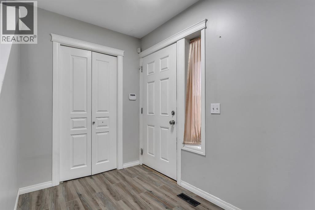 Single Family House for Sale in  Saddlebrook Way NE Saddle Ridge Calgary 