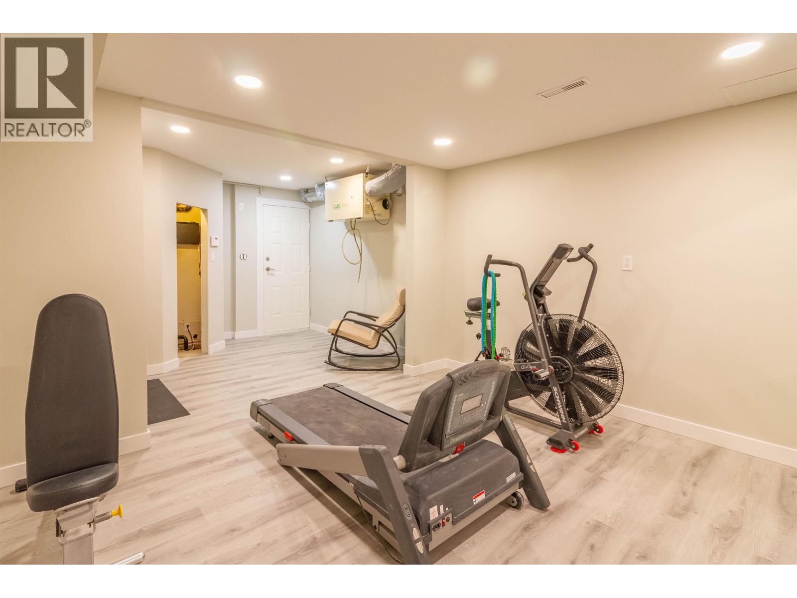 1872 WALNUT CRESCENT, Coquitlam