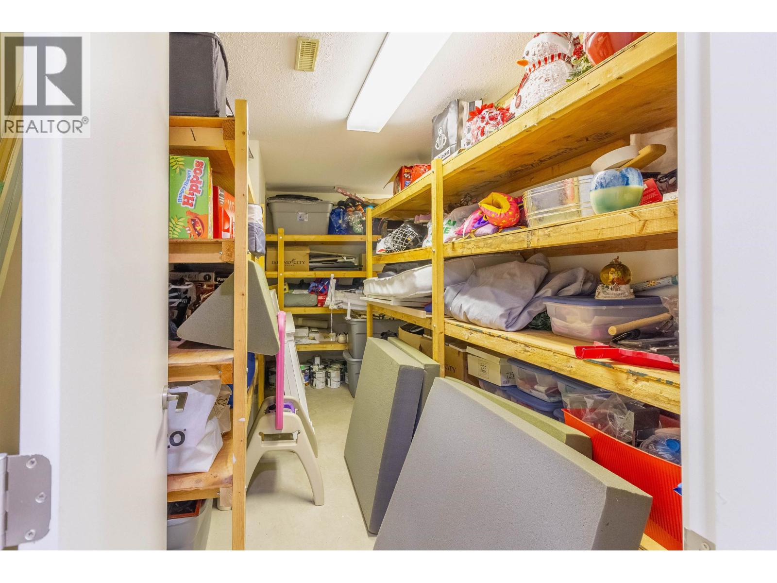 1872 WALNUT CRESCENT, Coquitlam