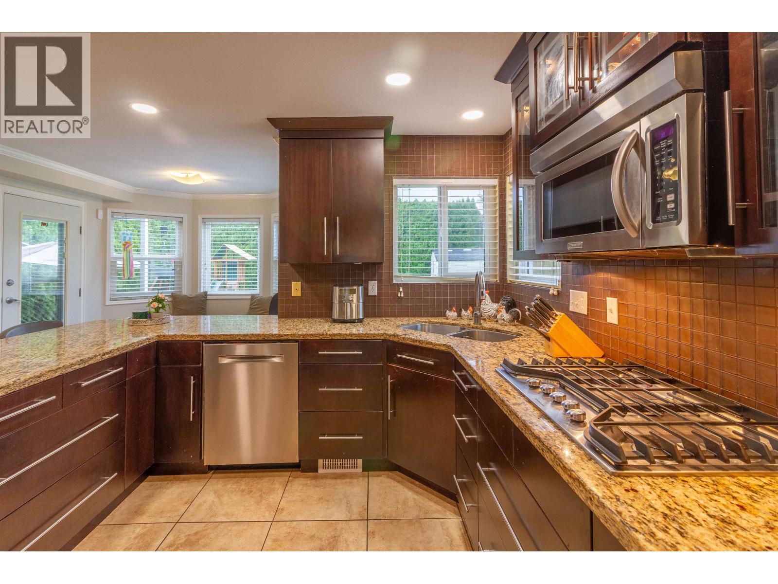 1872 WALNUT CRESCENT, Coquitlam