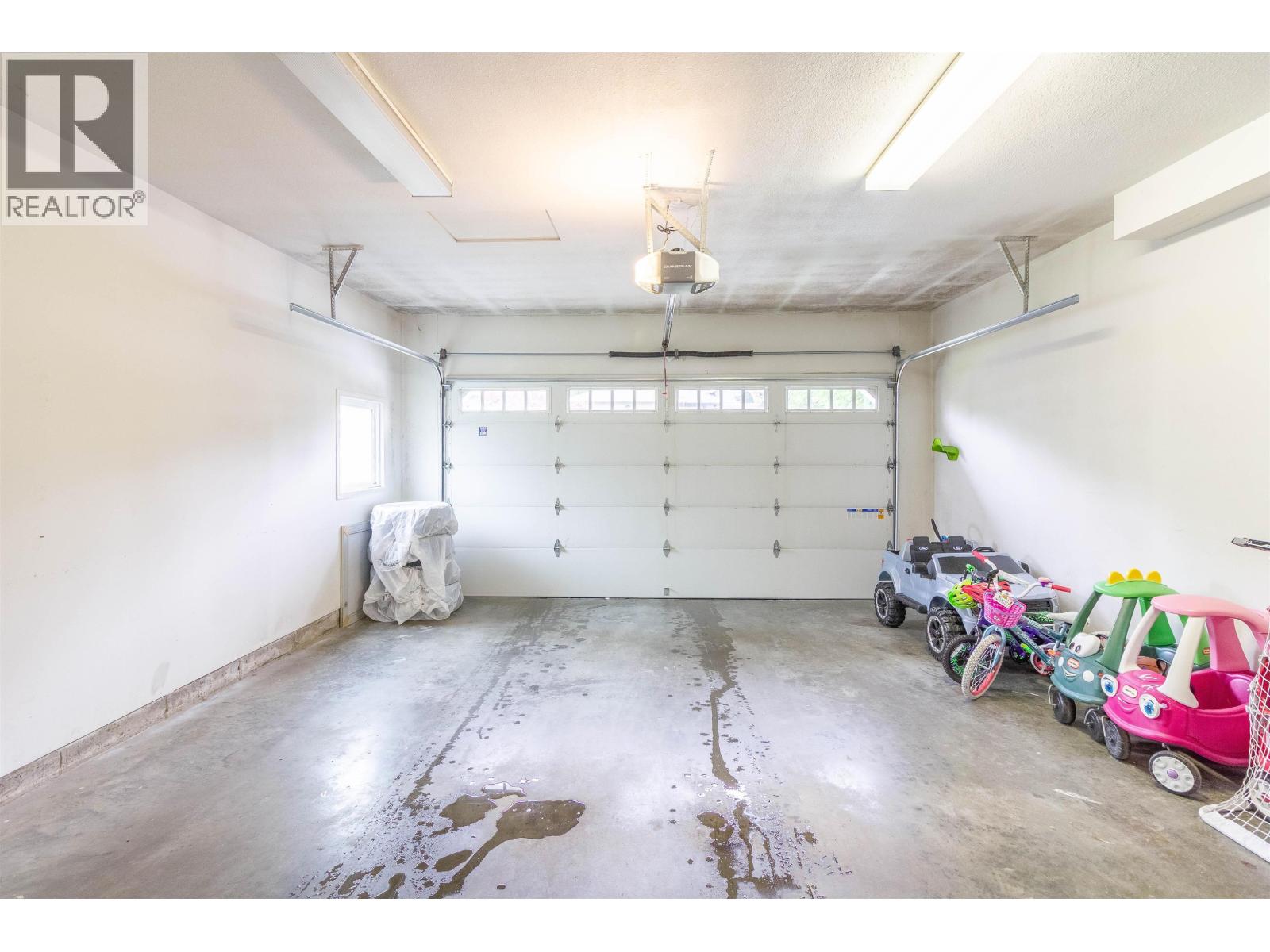 1872 WALNUT CRESCENT, Coquitlam