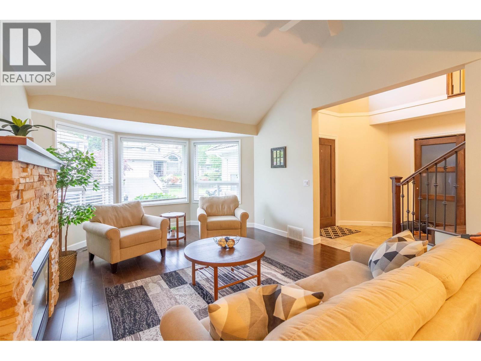 1872 WALNUT CRESCENT, Coquitlam