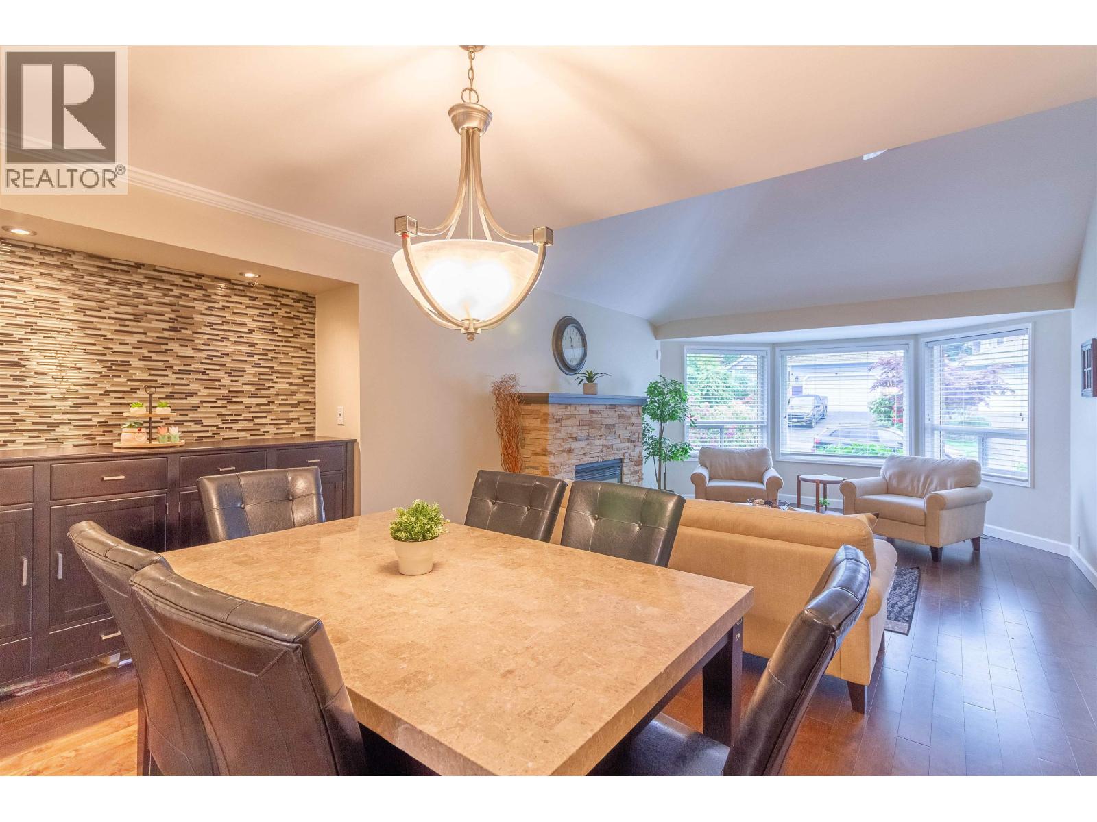 1872 WALNUT CRESCENT, Coquitlam