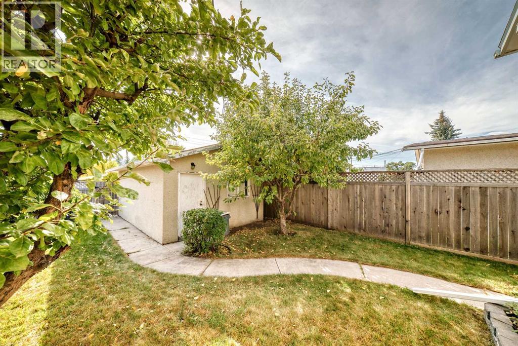 Single Family House Bungalow for Sale in  Pennsburg Way SE Penbrooke Meadows Calgary 