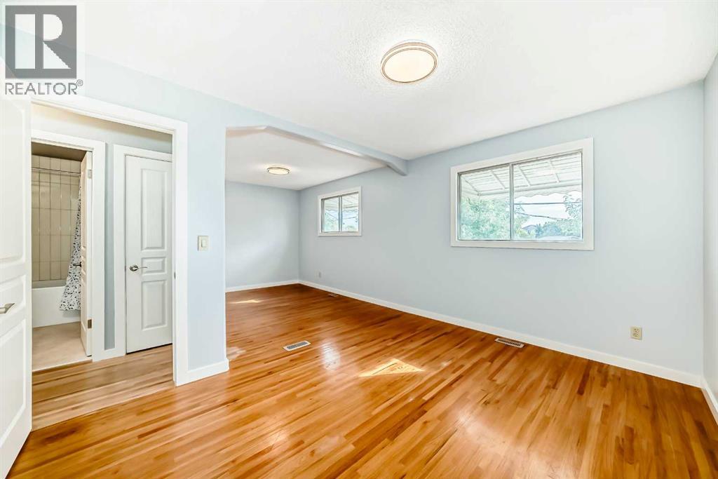 Single Family House Bungalow for Sale in  Pennsburg Way SE Penbrooke Meadows Calgary 