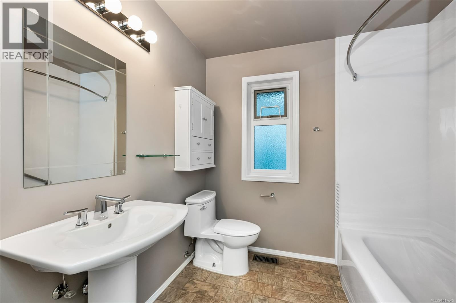  2431 Wilcox Terrace, Central Saanich