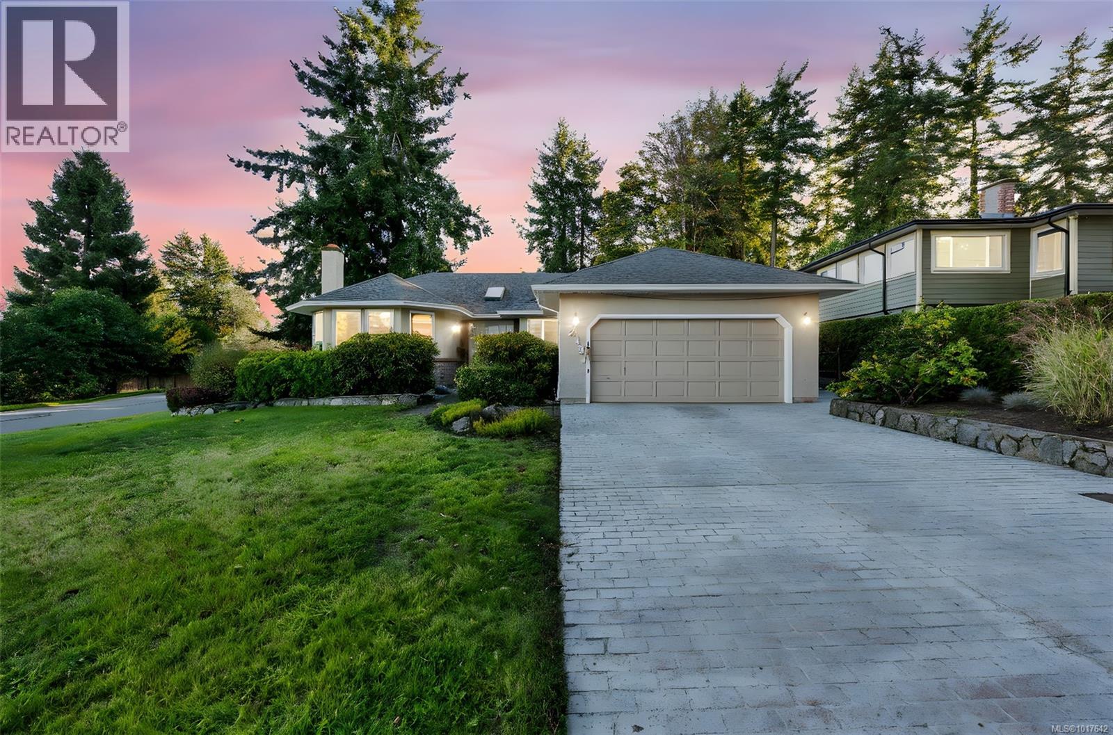  2431 Wilcox Terrace, Central Saanich