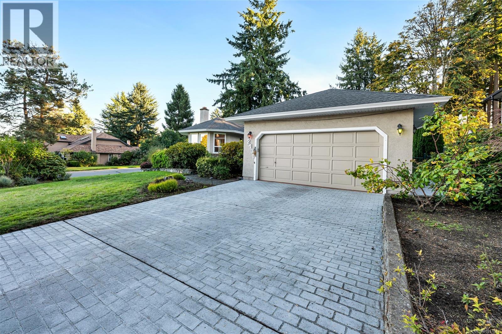  2431 Wilcox Terrace, Central Saanich