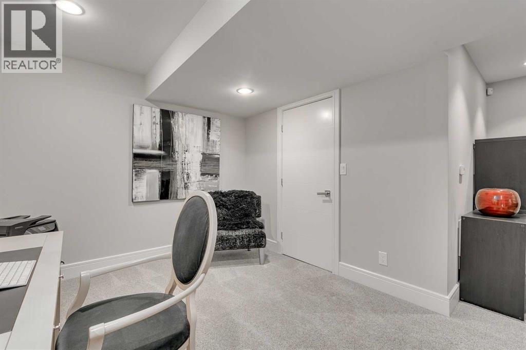 Single Family House for Sale in   Avenue SW Windsor Park Calgary 