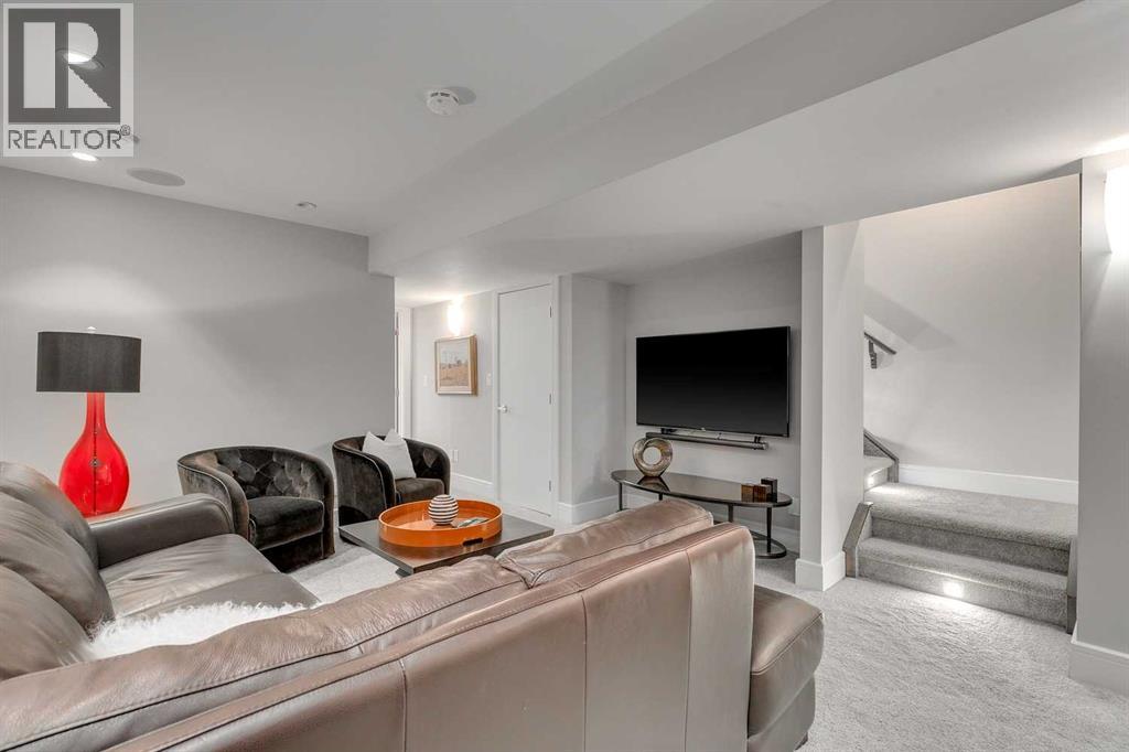 Single Family House for Sale in   Avenue SW Windsor Park Calgary 