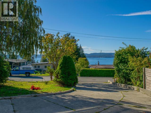 7173 WESTMINSTER STREET, Powell River