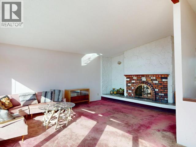 7173 WESTMINSTER STREET, Powell River