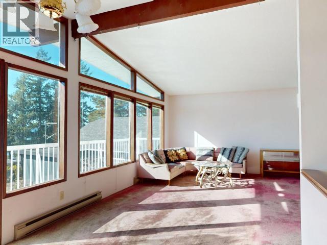 7173 WESTMINSTER STREET, Powell River